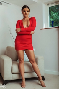 Curvy Lady in red