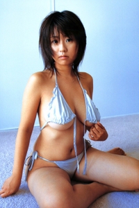 Sexy oriental girl Hitomi Kitamura