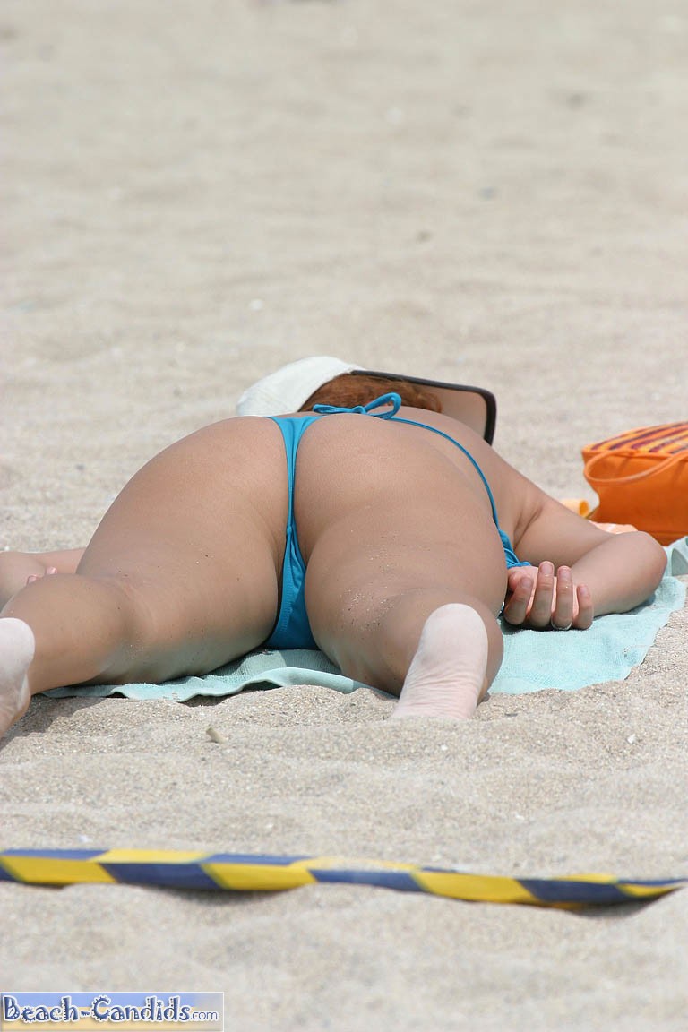 Beach candid pictures #1