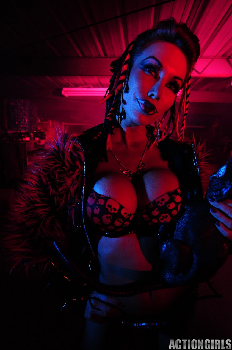 Busty Evil Kobe Kaige
