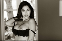 Busty Latina Danni Kalifornia