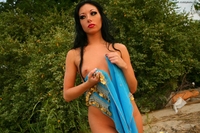 Crazy Nadia outside shoots