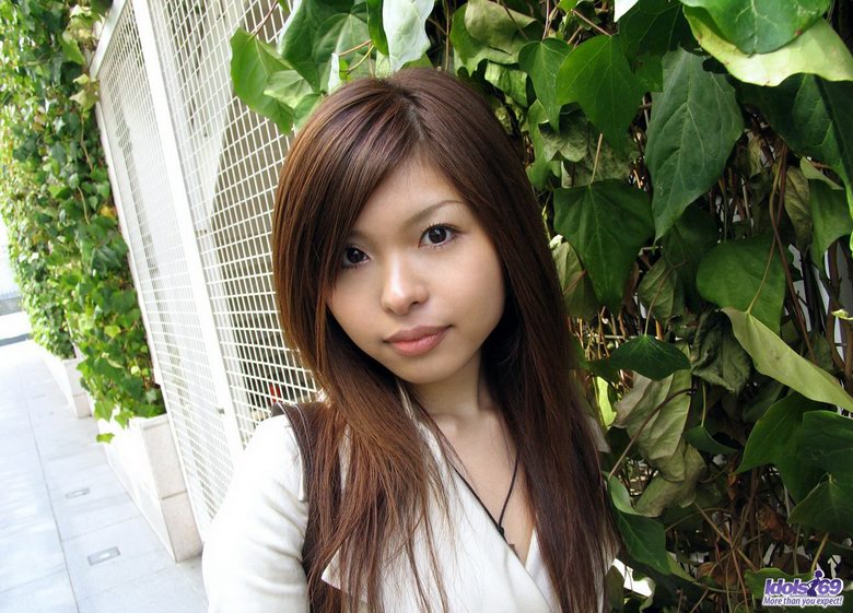Horny Shiori invites her friend to help...