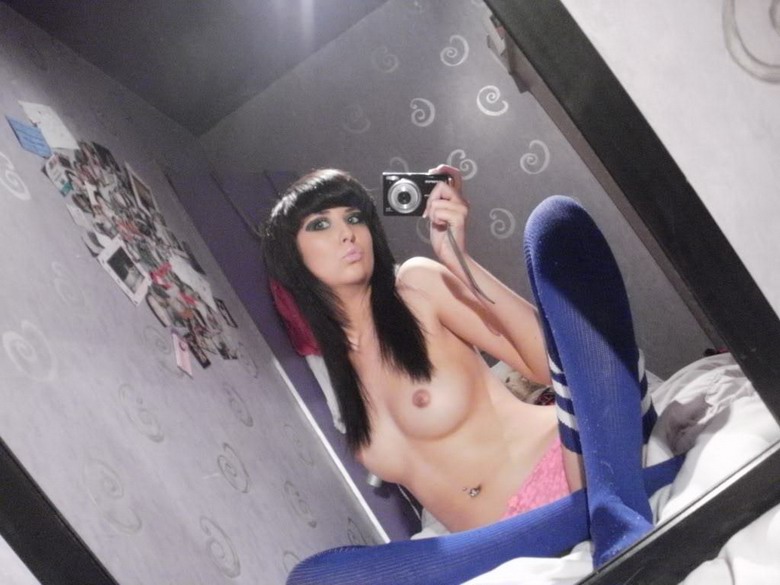 Nude Amateur Teen