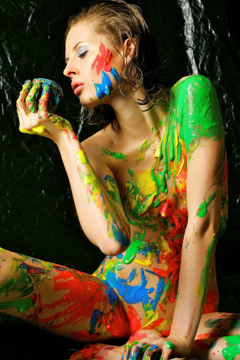 Liala - Paint Game