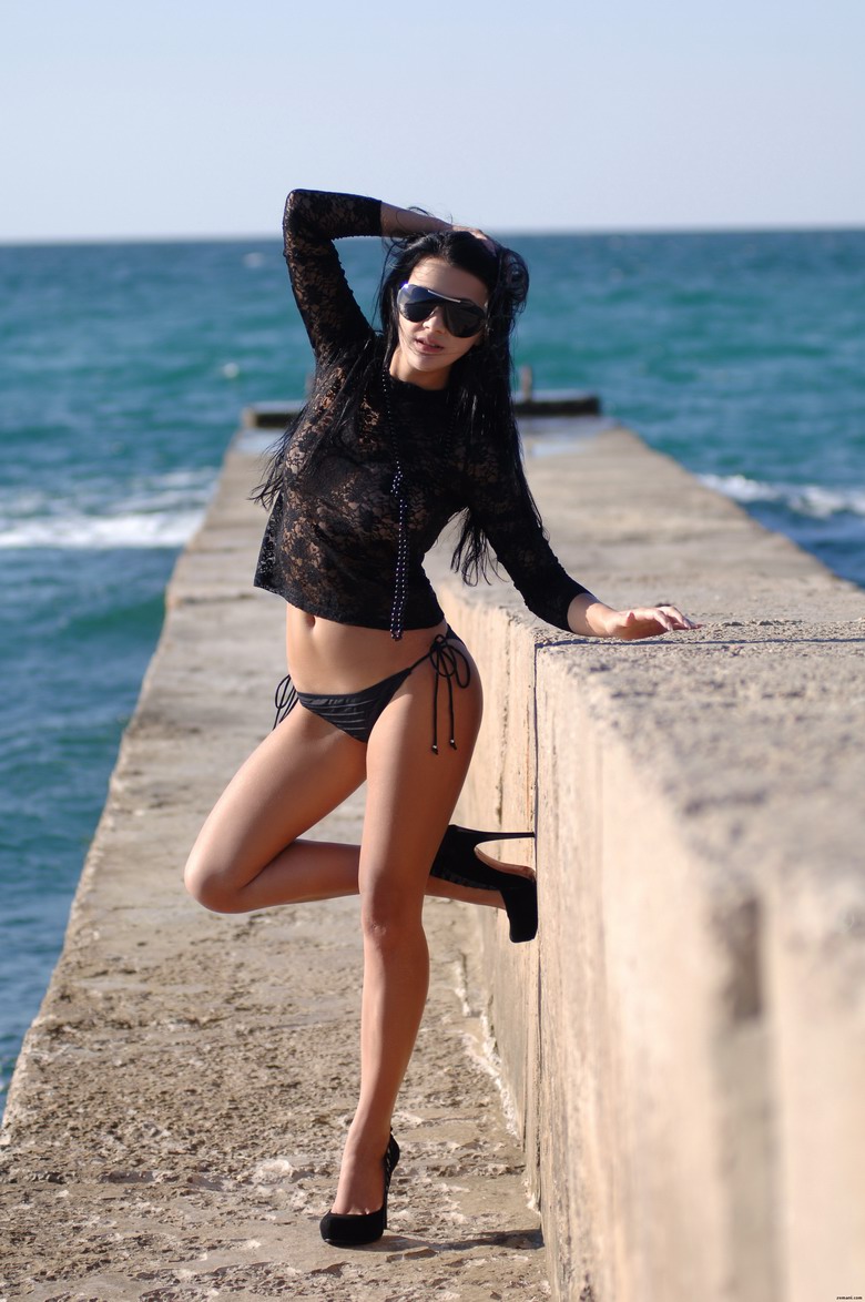 Justine - Sunny pierce