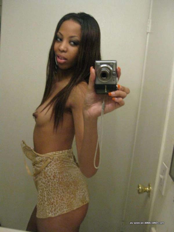 Ebony hottie camwhoring