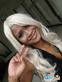 Sexy blonde Thai gf flashes pussy