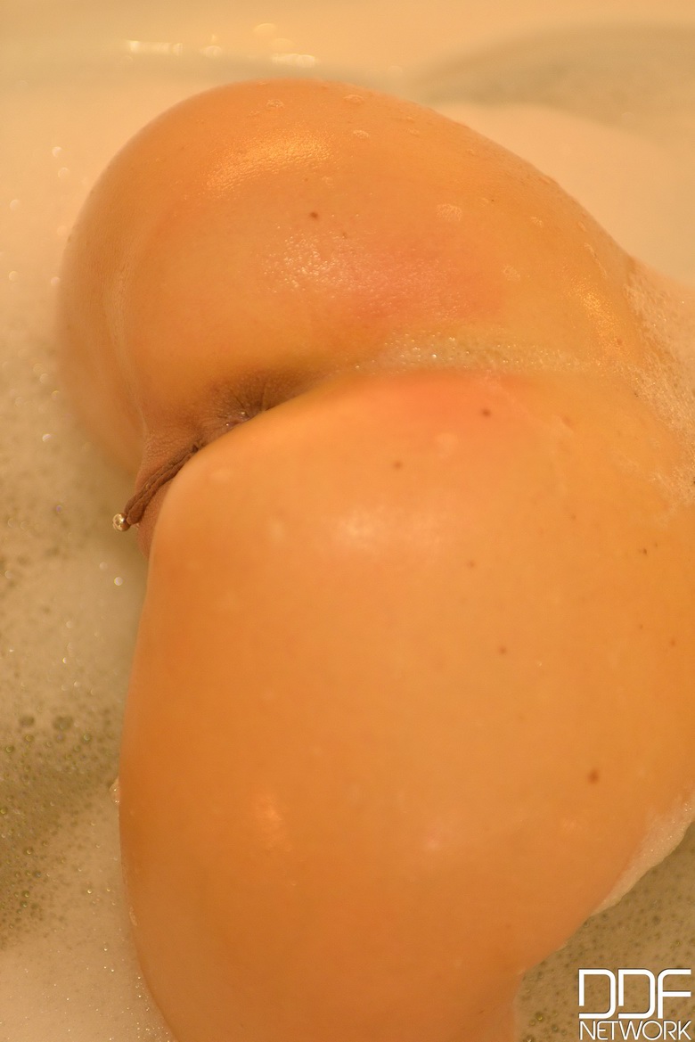 Tantalizer in the Tub
