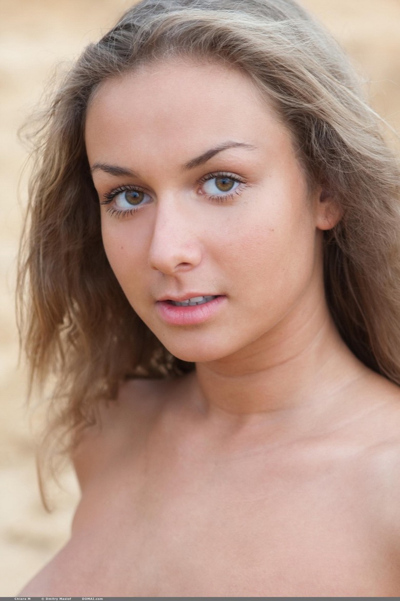 Chiara nude on dunes