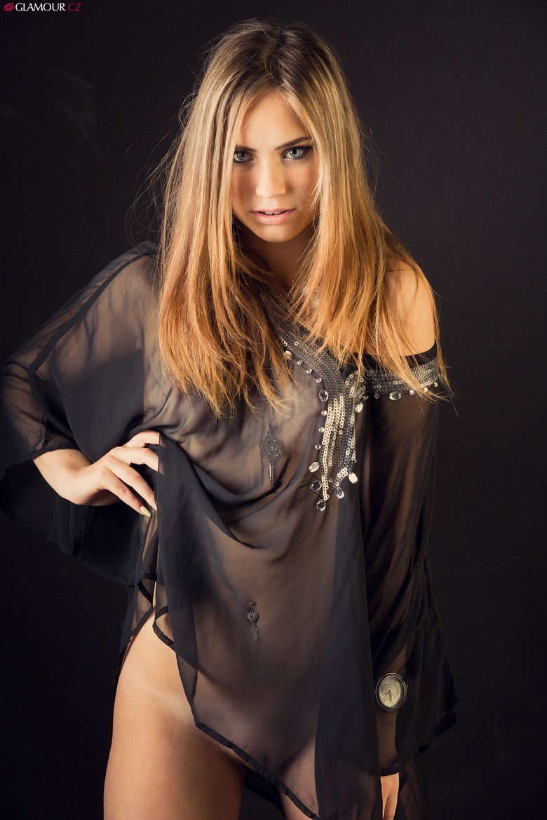 Lucie in seetru dress