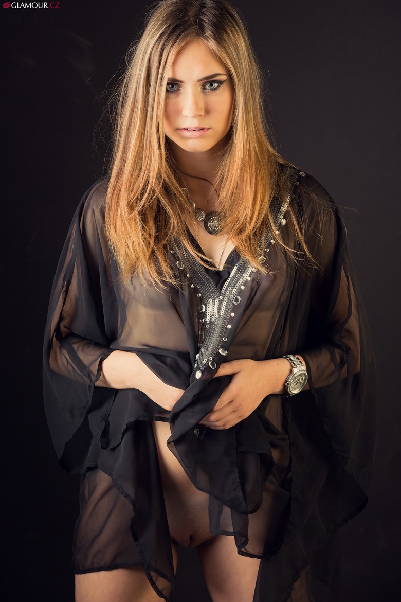 Lucie in seetru dress
