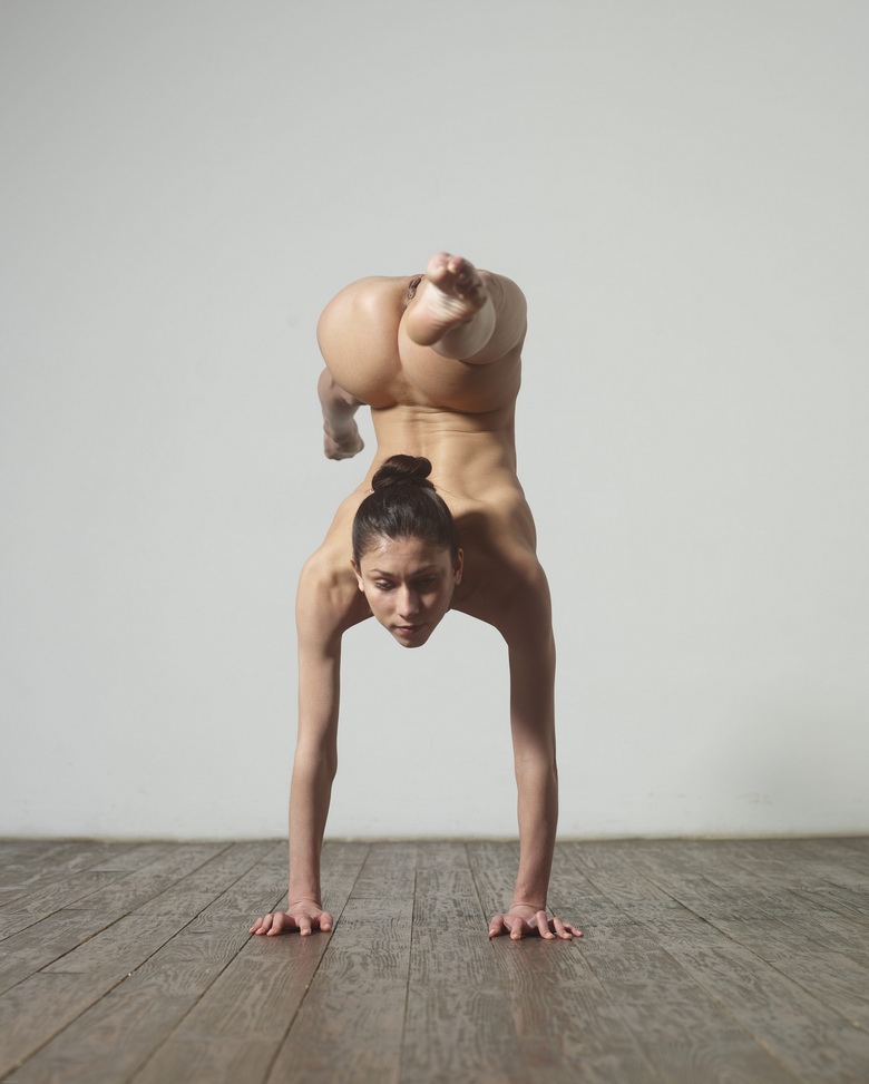 Eva Contortionist