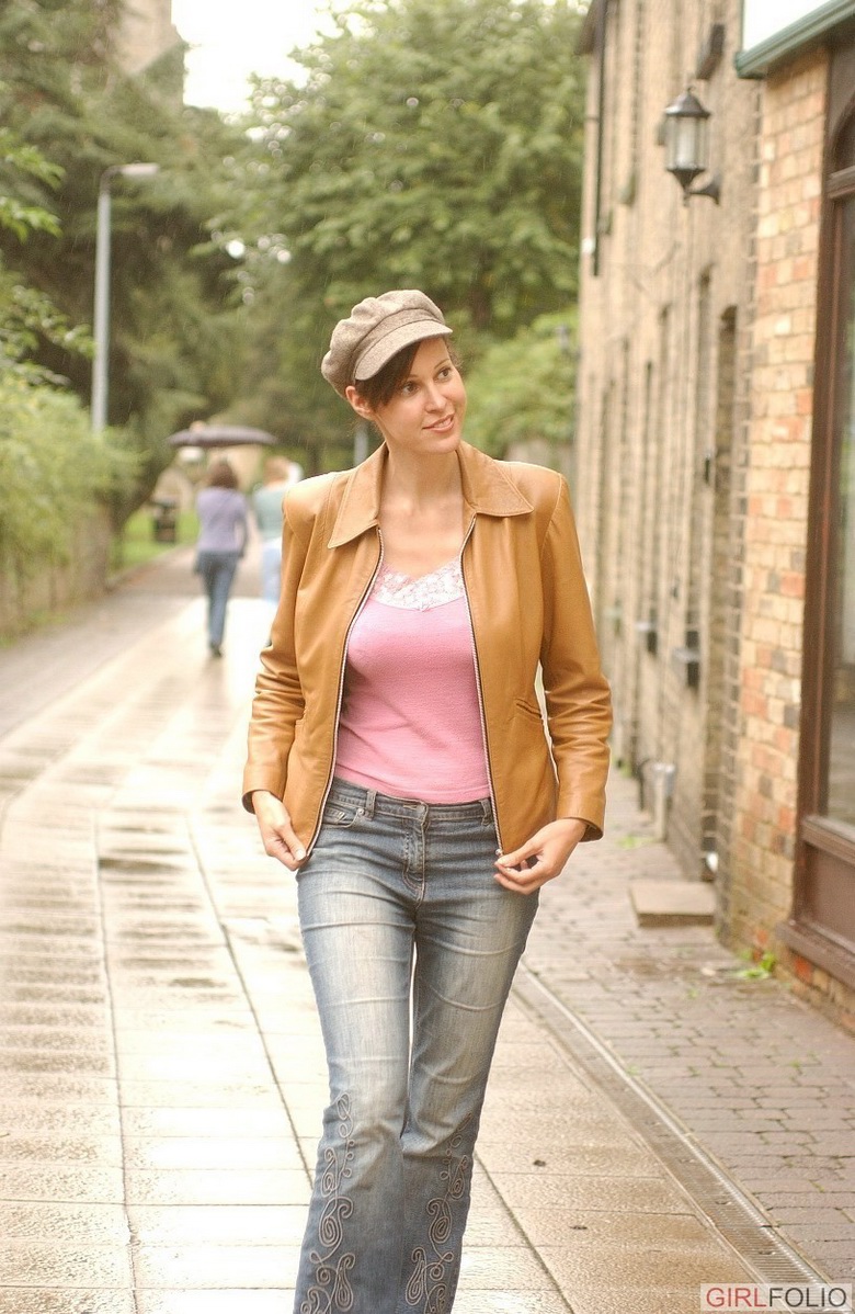 Curvy Amanda