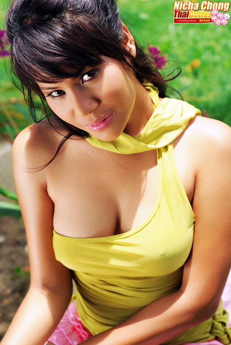 Nicha Chong outdoor