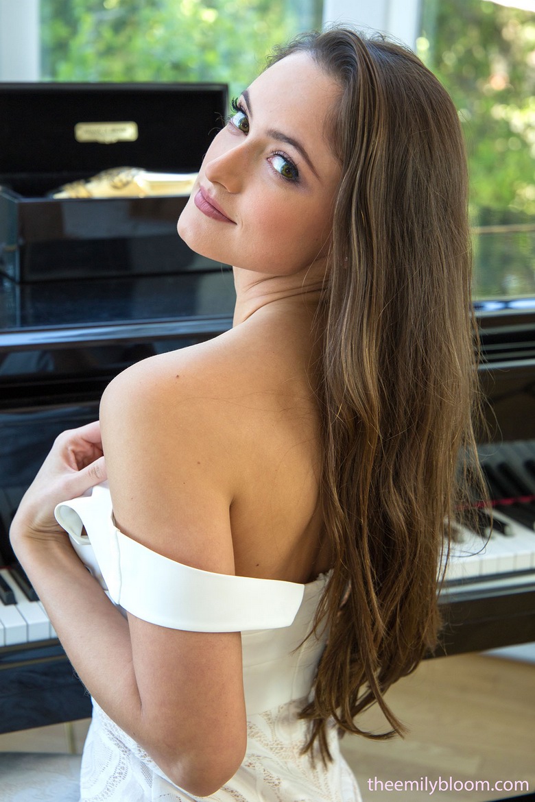Deanna Greene Grand Piano Nudes