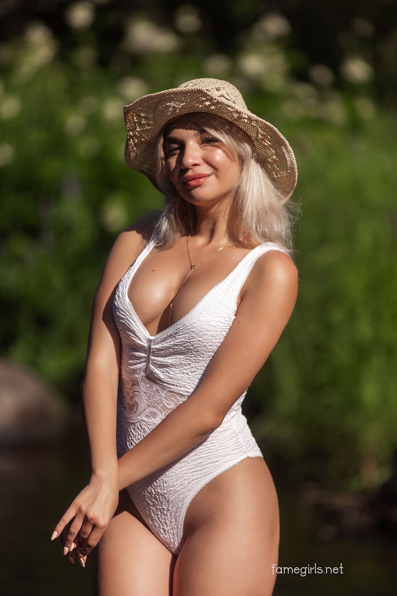 Amelia Wet and Wild