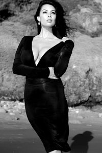 Tera Patrick Walking On The Beach