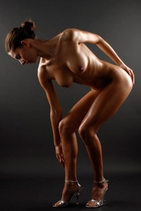 Chiara's naked wet body
