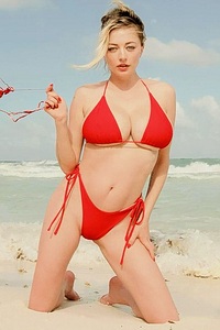Caroline Vreeland on the beach